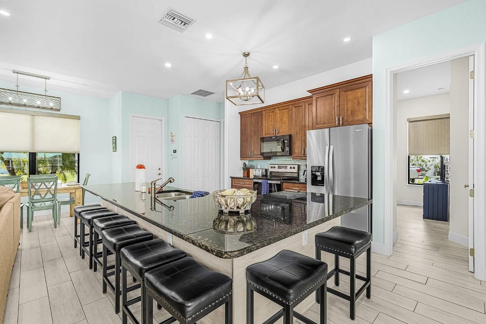 Bowline Oasis House in Bokeelia