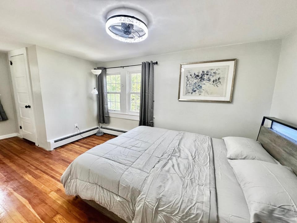 Town & Country Andover, NJ Area Apt- 2nd FL Apartment in New Jersey