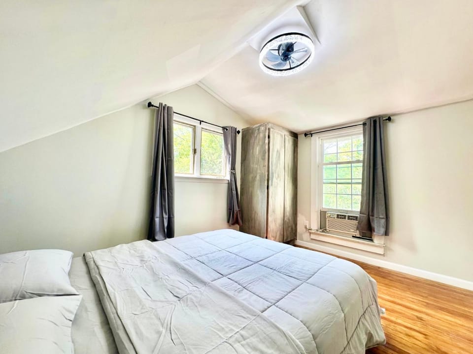 Town & Country Andover, NJ Area Apt- 2nd FL Apartment in New Jersey