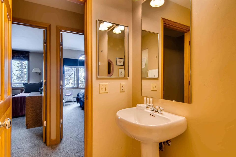 Highlands Lodge 201 by East West Hospitality Apartment in Beaver Creek
