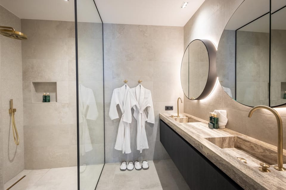 Shower, Bathroom