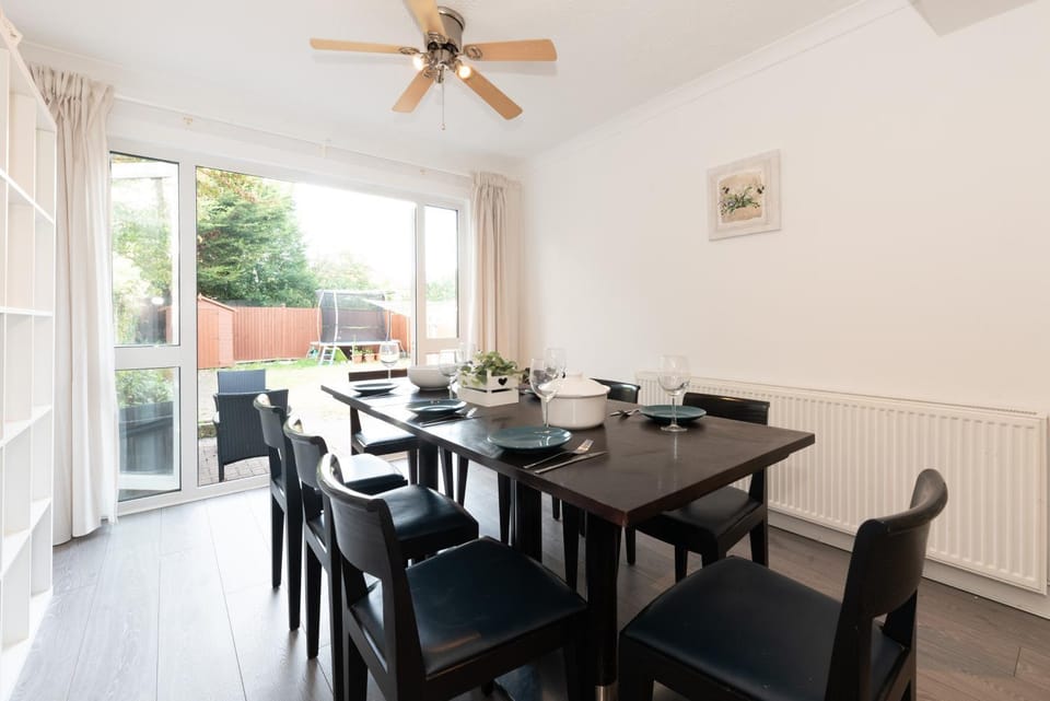 4 Bedroom Family Home In South East London House in London