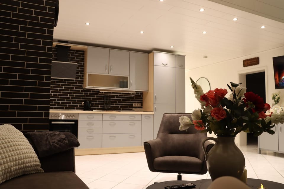 Living room, Food, kitchen
