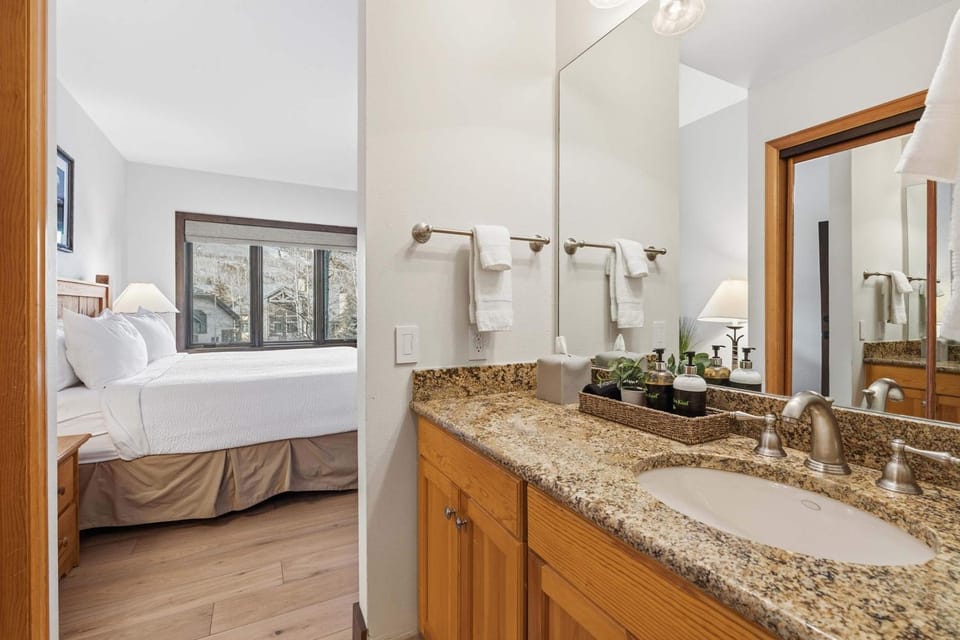 Highlands Lodge 205 by East West Hospitality Apartment in Beaver Creek
