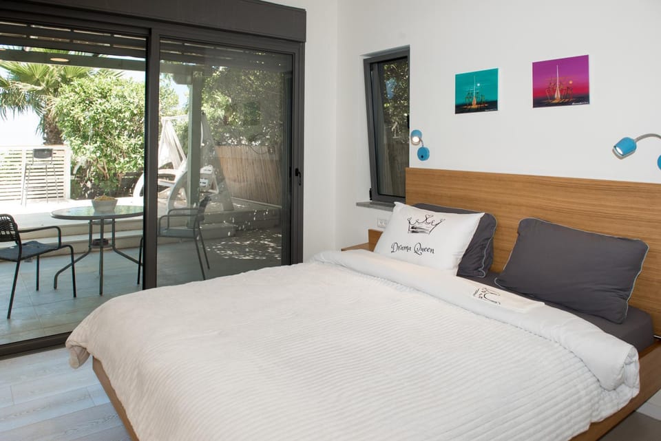 Valenberg Oasis Nature lodge in Haifa