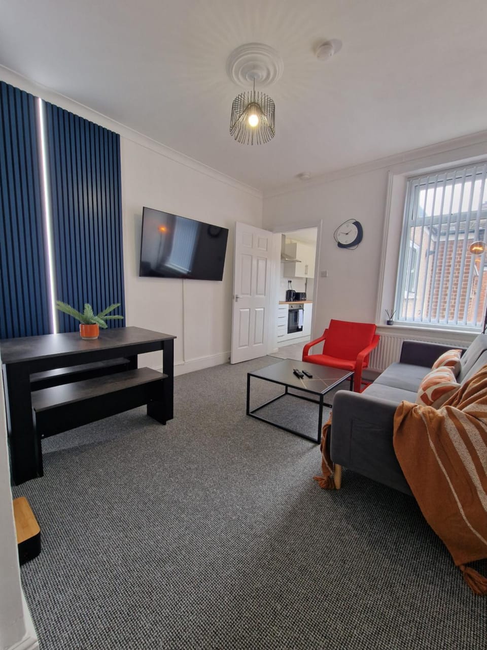Communal lounge/ TV room, TV and multimedia, Living room, Photo of the whole room, Seating area, Evening entertainment, heating, internet