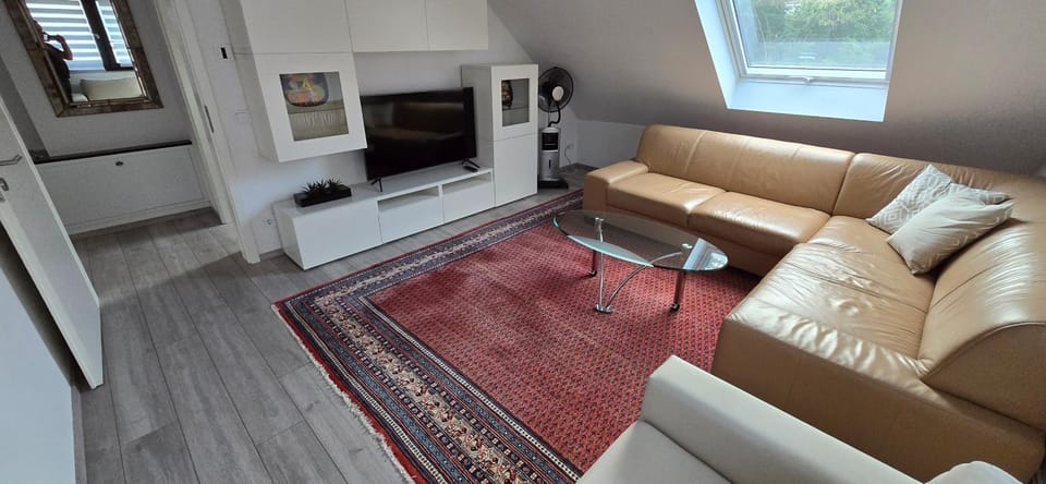Communal lounge/ TV room, TV and multimedia, Living room, Seating area