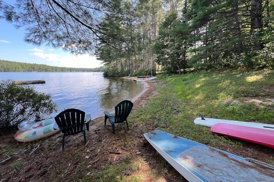 Moose & Red Fox Retreat House in Bridgton