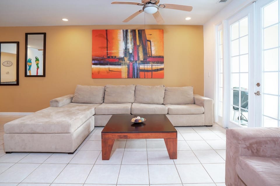 Pacifico TH-104 House in Coco