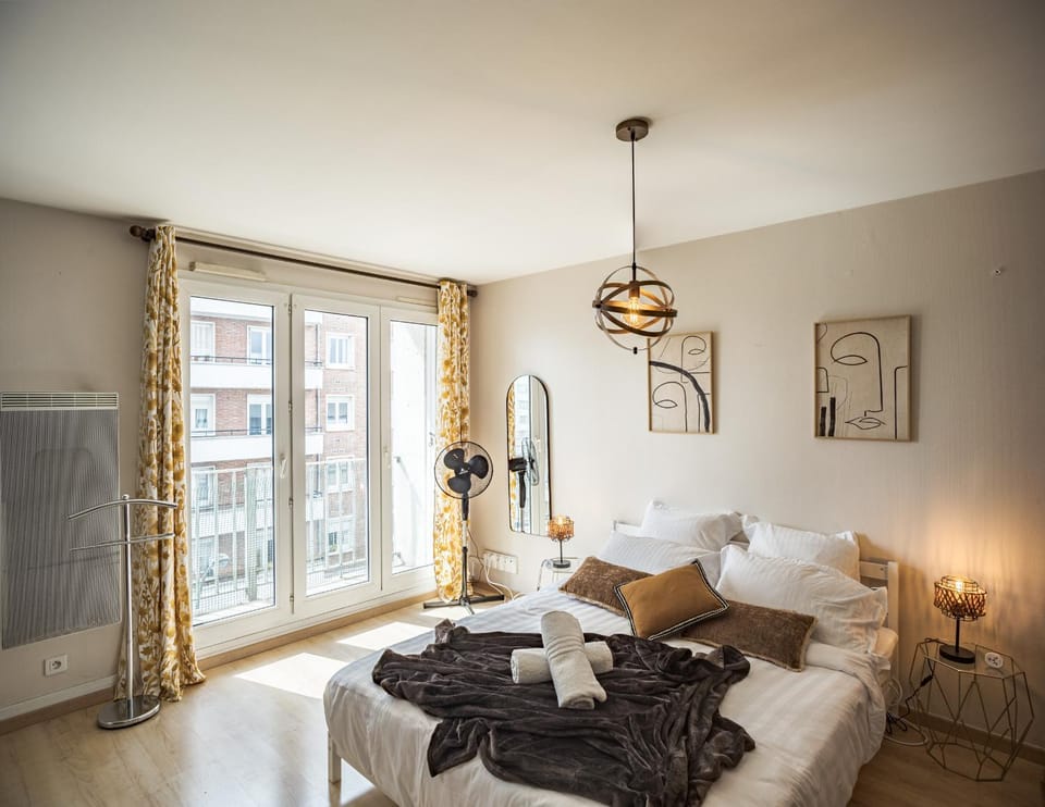 Bed, Bedroom