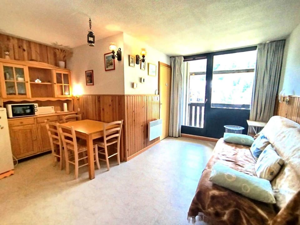 Bed, furniture, kitchen