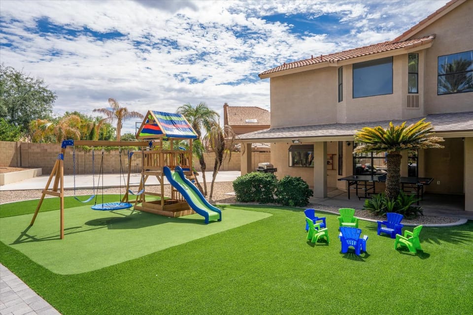 Private Pickleball Resort Spa Pool & Playground House in Scottsdale