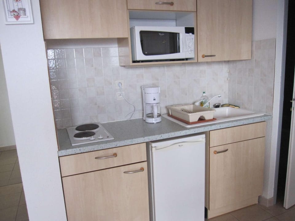 Bathroom, oven, kitchen