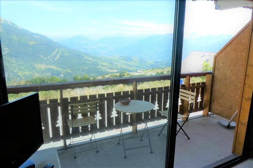 Mountain view, furniture