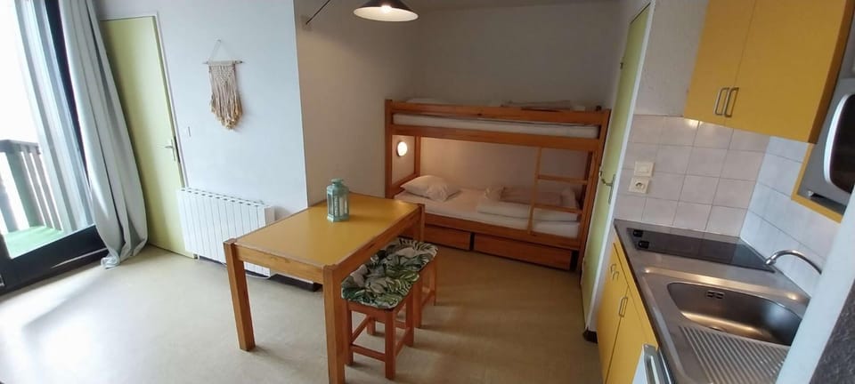 Bed, furniture, kitchen