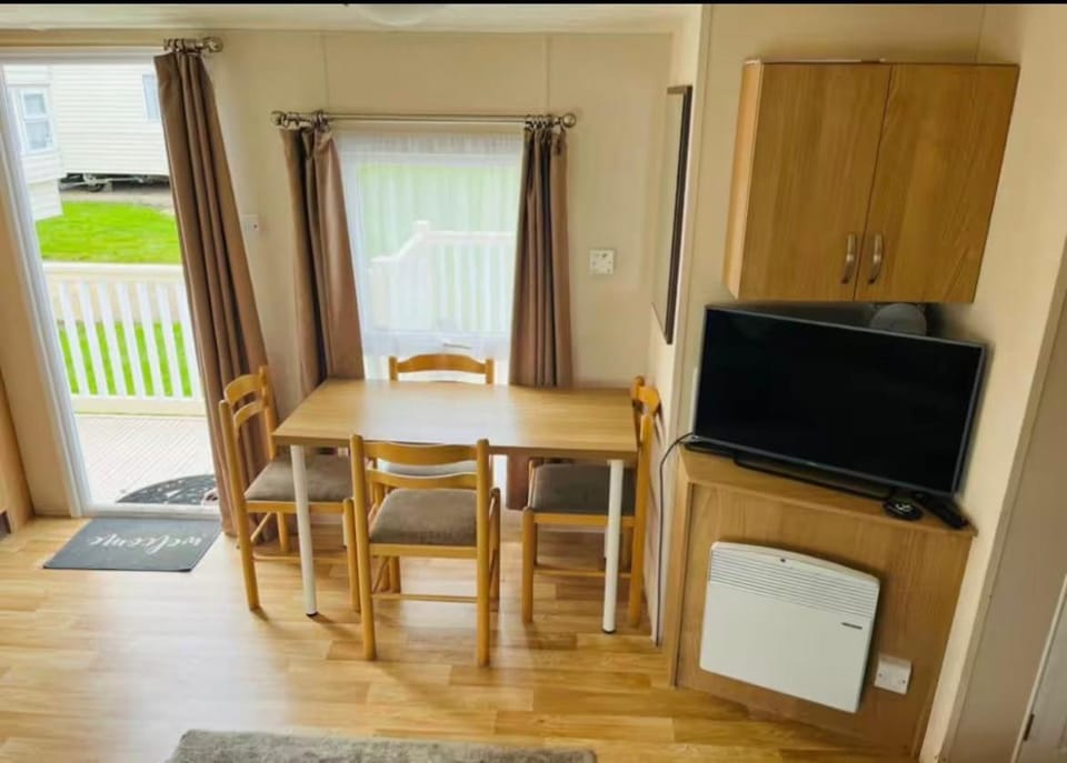 4 Bedroom Holiday Home in Seasalter Whitstable Campground/ 
RV Resort in City of Canterbury