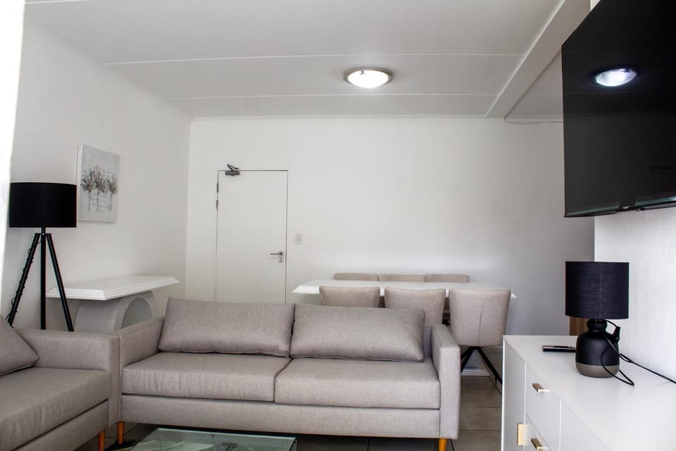 Communal lounge/ TV room, TV and multimedia, Living room, Seating area