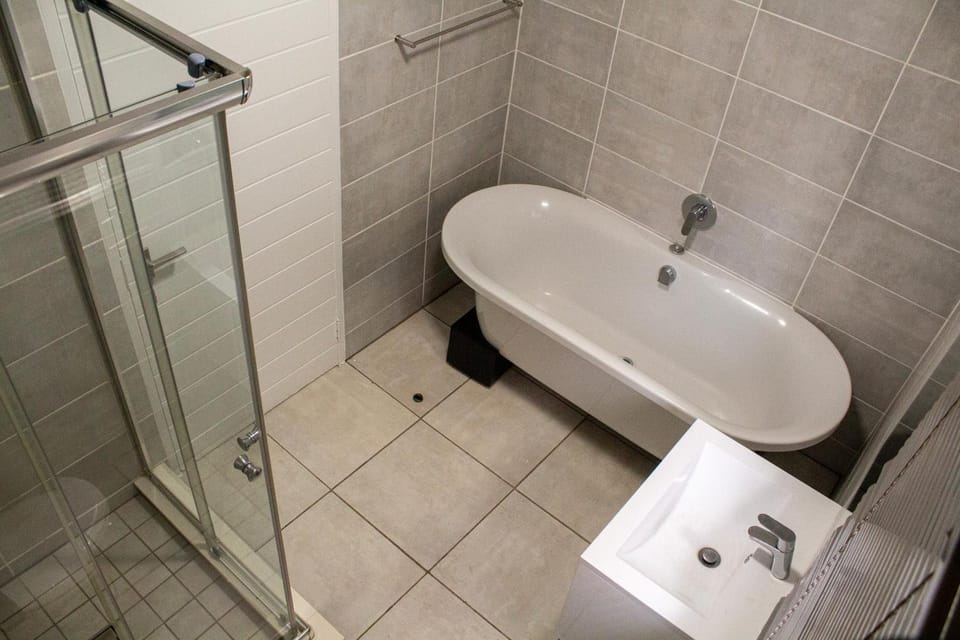 Shower, Toilet, Bathroom, Bath