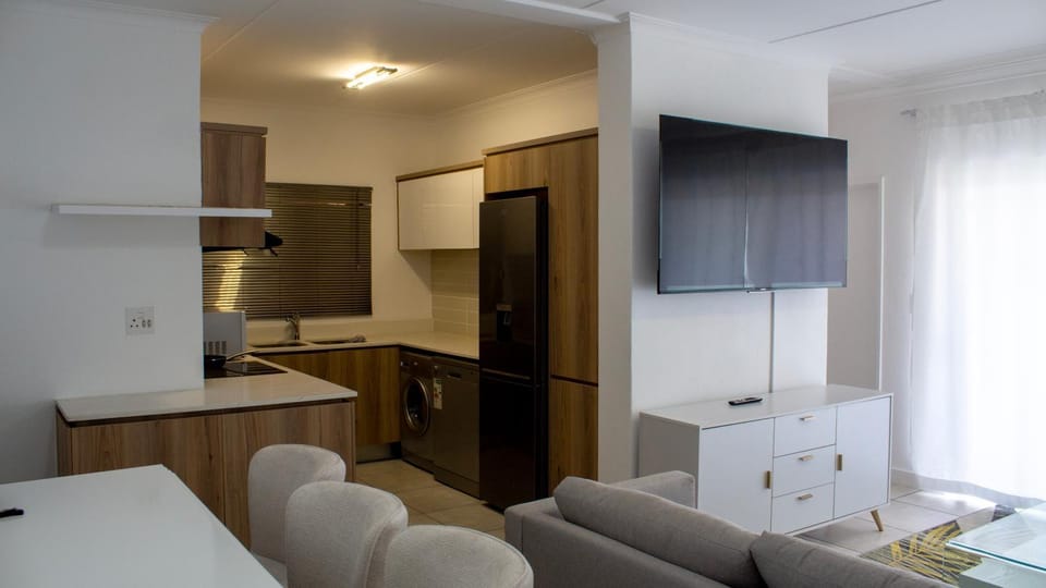 TV and multimedia, Living room, Seating area, Evening entertainment