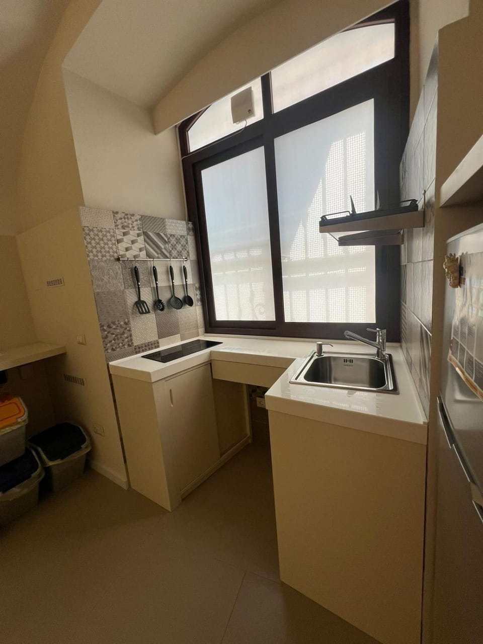 Kitchen or kitchenette, stove