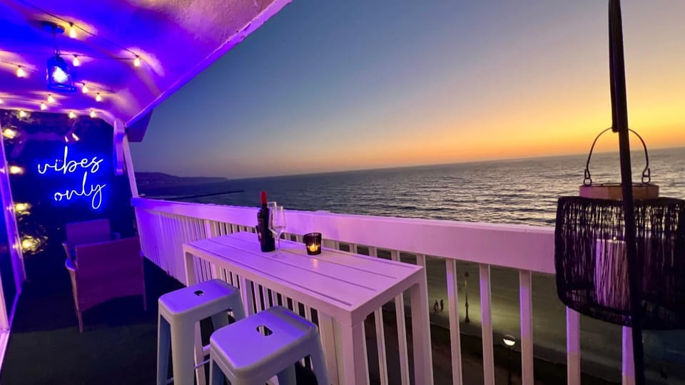 Oceanfront 2BR 2BA with Stunning View 333 Apartment in Redondo Beach