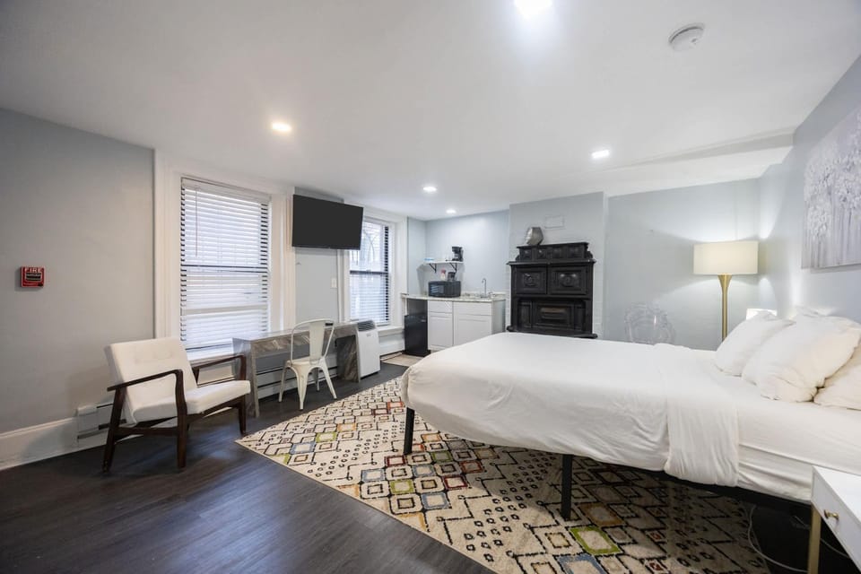 Centrally located Stay In Boston's Bay Apartment in Boston