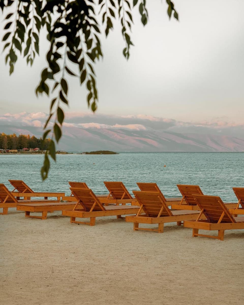 Day, Natural landscape, Beach, Lake view, sunbed