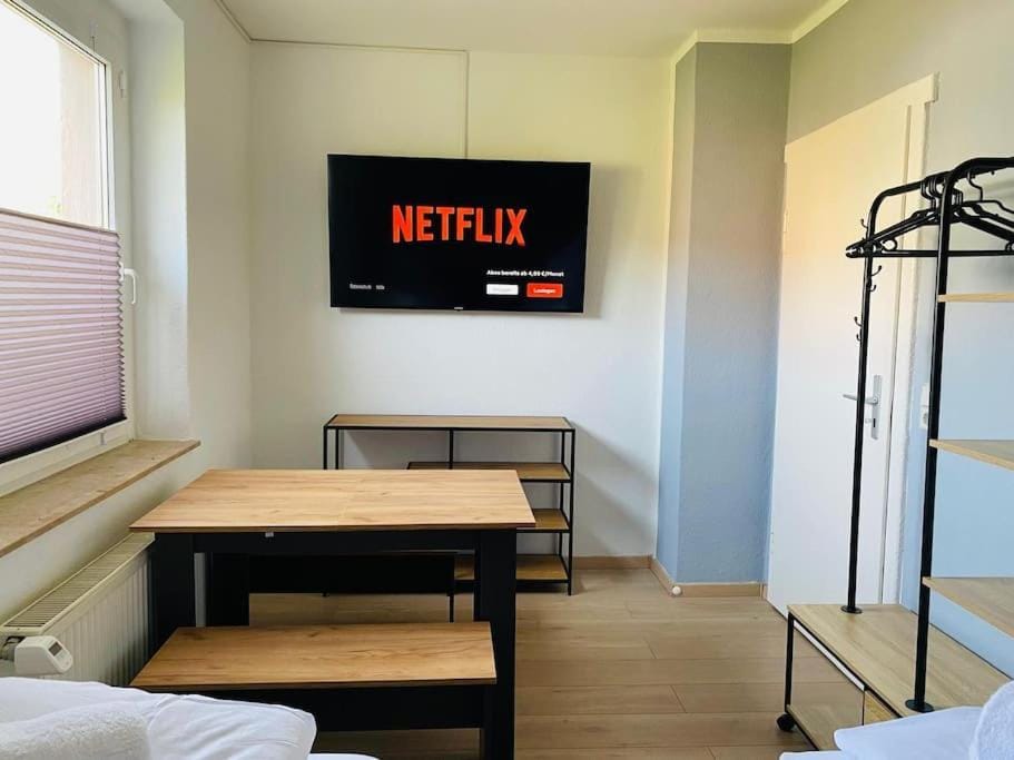 3x Doppelzimmer mit Smart TV und Netflix, große Parkplätze, free WIFI Apartment in Thuringia, Germany
