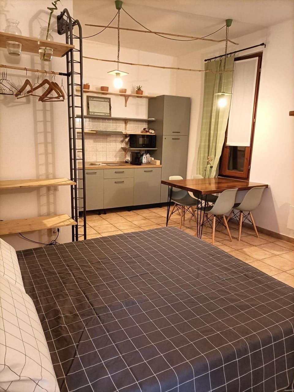 Kitchen or kitchenette, Bedroom