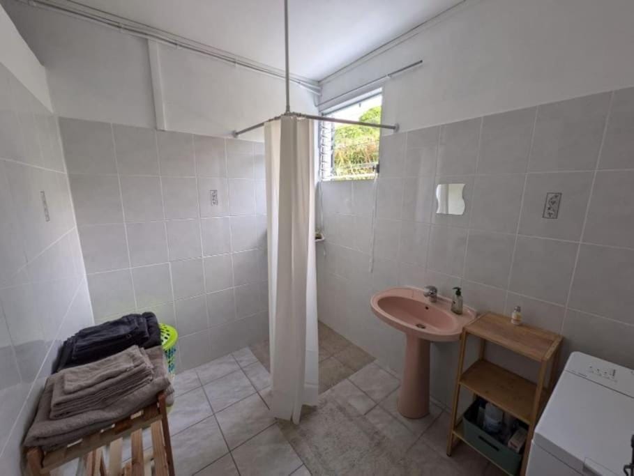 Bathroom, towels