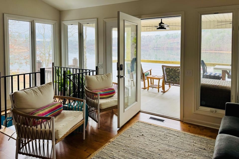 Lewis Smith Lake Retreat w/ Dock & Deck! House in Lewis Smith Lake