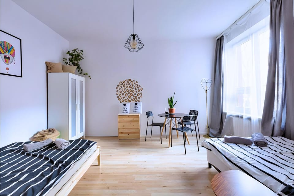 Bed, Photo of the whole room, wardrobe