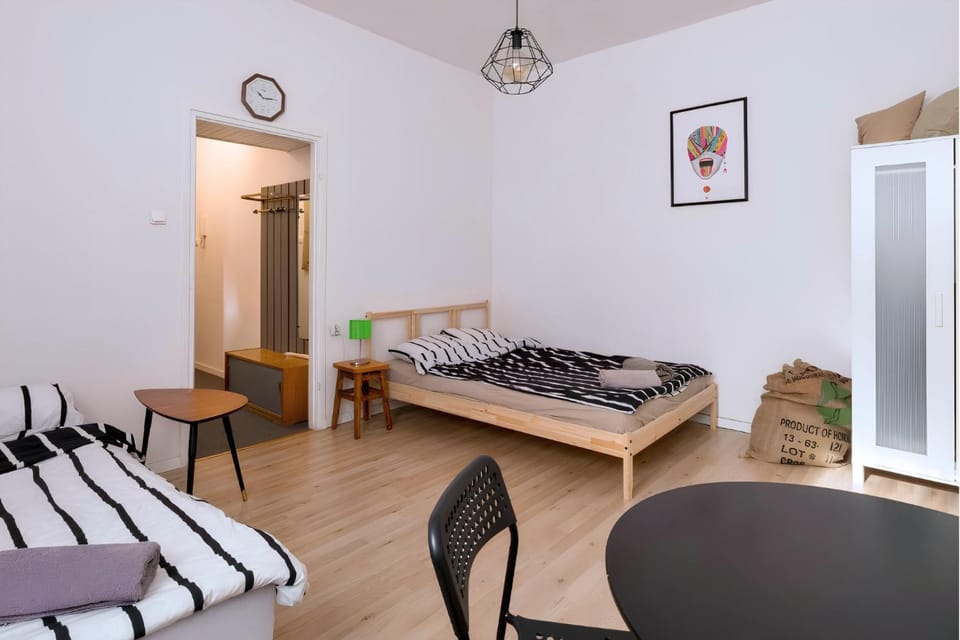 Bed, Photo of the whole room, wardrobe
