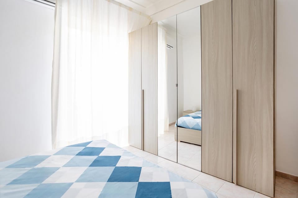 Balcony/Terrace, Bedroom, wardrobe, air conditioner