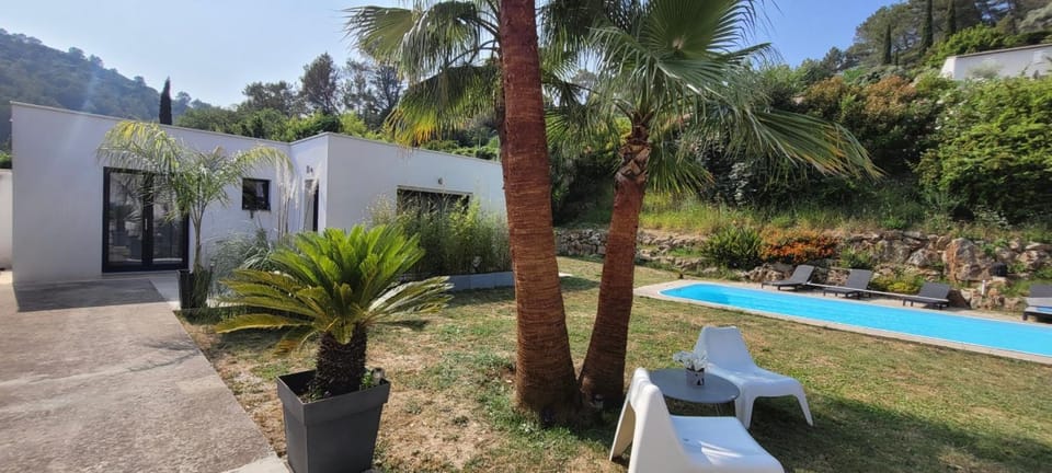 M-A Cottage Piscine Apartment in Solliès-Toucas