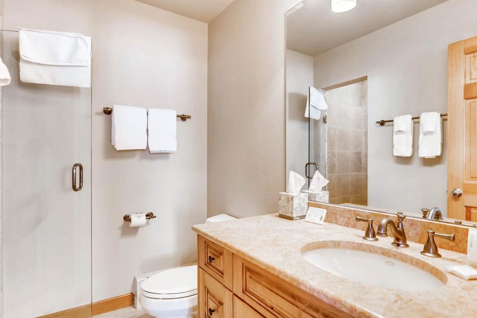 Highlands Lodge 304 by East West Hospitality Apartment in Beaver Creek