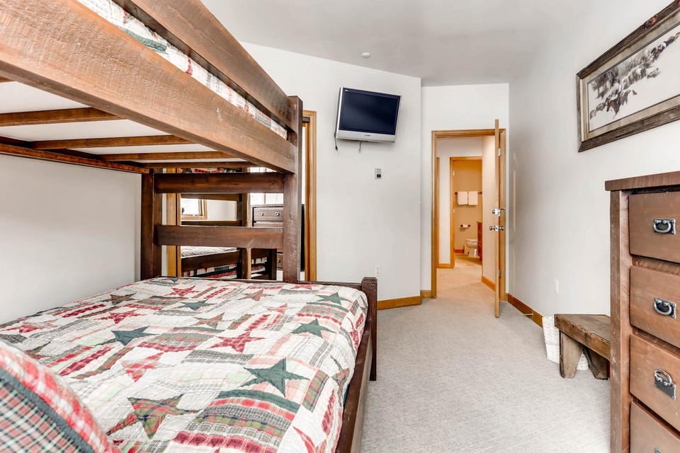 Highlands Lodge 304 by East West Hospitality Apartment in Beaver Creek