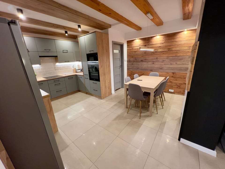 Kitchen or kitchenette, Dining area, stove
