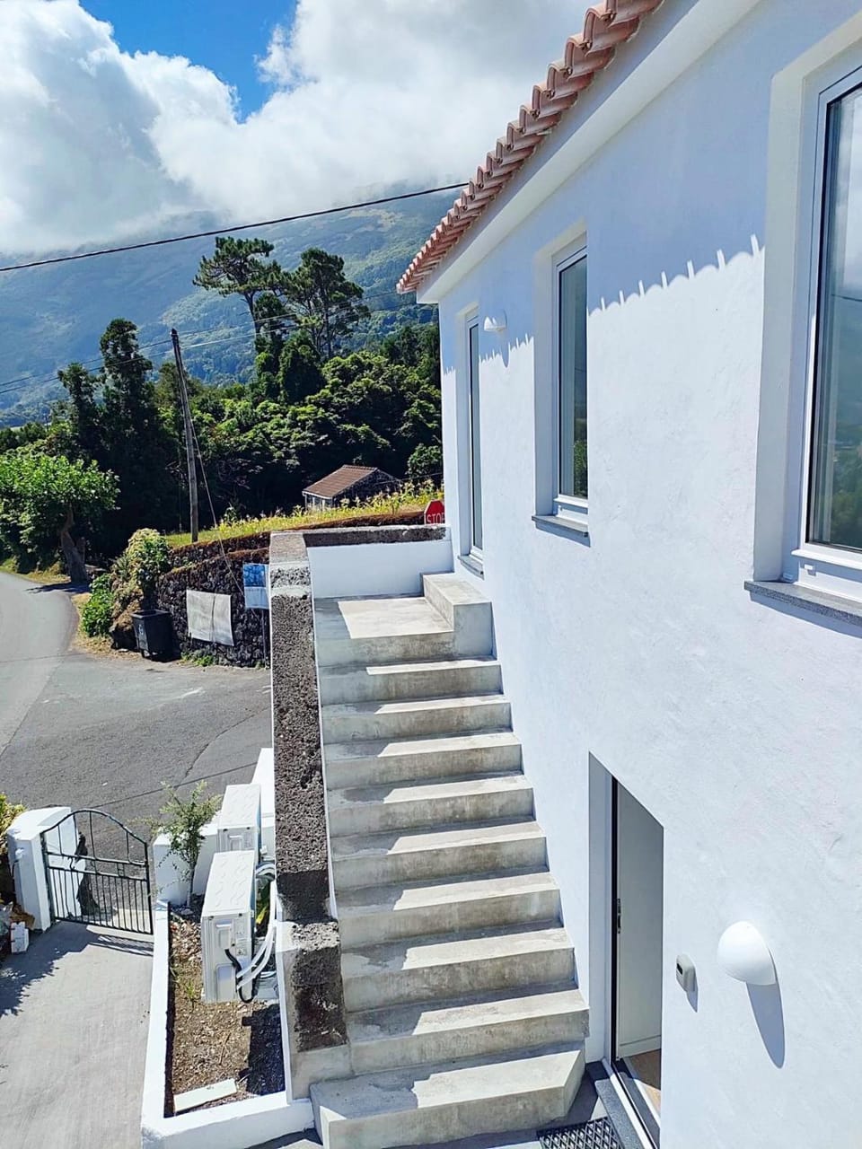 Casa dos Castanheiros - The White Cottage House in Azores District