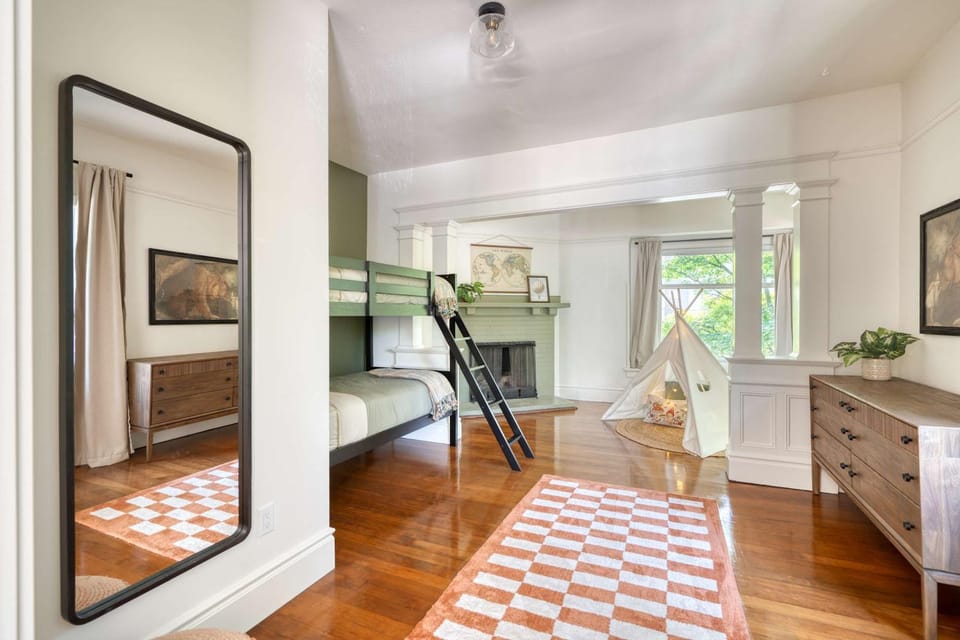 Stay Portland - Perfect Family Friendly 3 Bed - 95 WalkScore Apartment in Portland