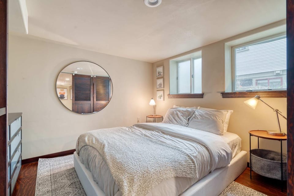 Stay Portland - 4BR Historic Soul District Remodel w Detached Unit House in Portland