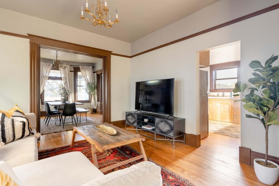 Stay Portland - 4BR Historic Soul District Remodel w Detached Unit House in Portland