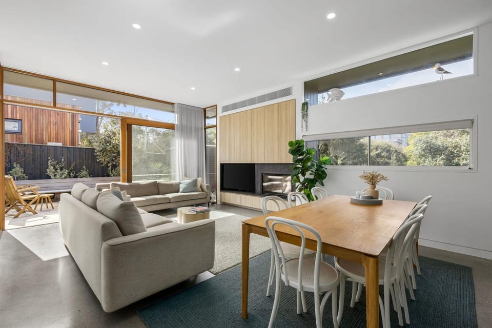 Living room, Seating area, Dining area