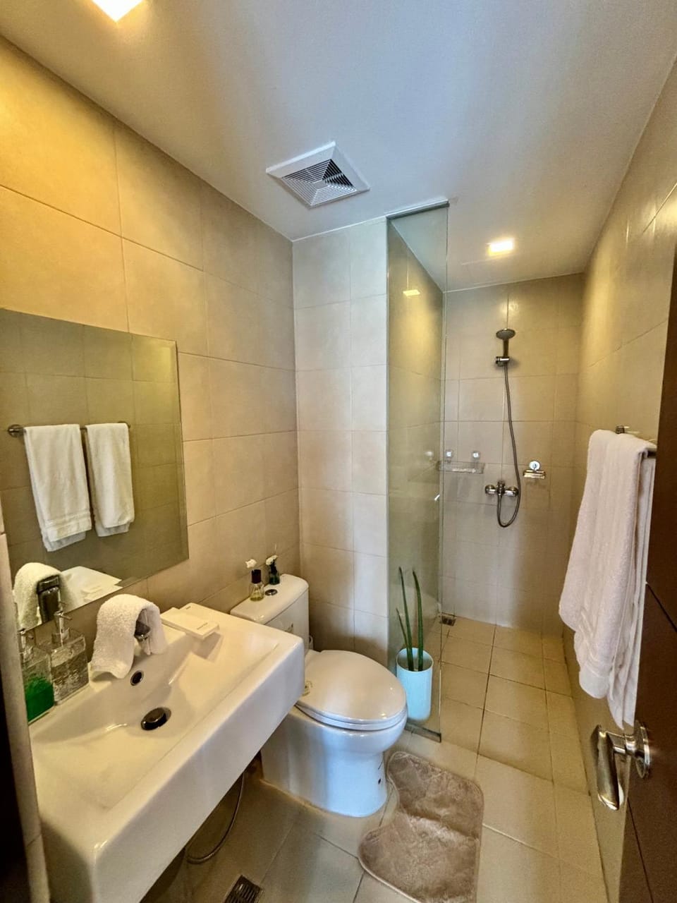 Homestayed ilo Hotel in Iloilo City