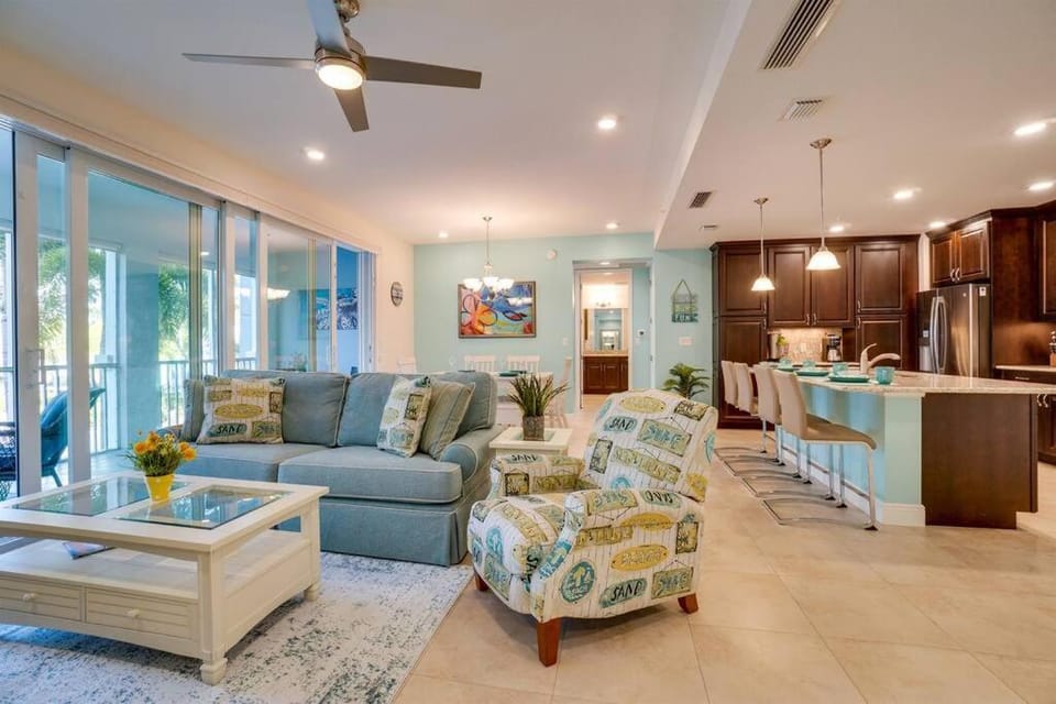 Beach Daze by Coastal Chic Vacations Apartment in Bradenton