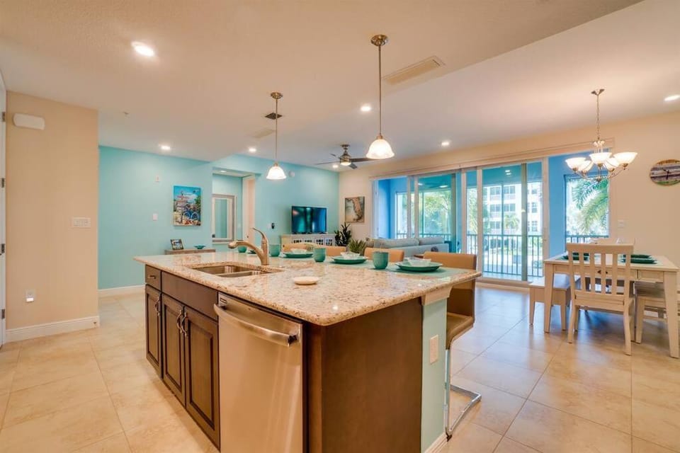 Beach Daze by Coastal Chic Vacations Apartment in Bradenton