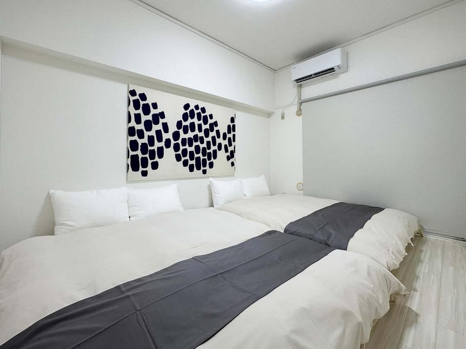 Bed, Photo of the whole room, Bedroom, air conditioner