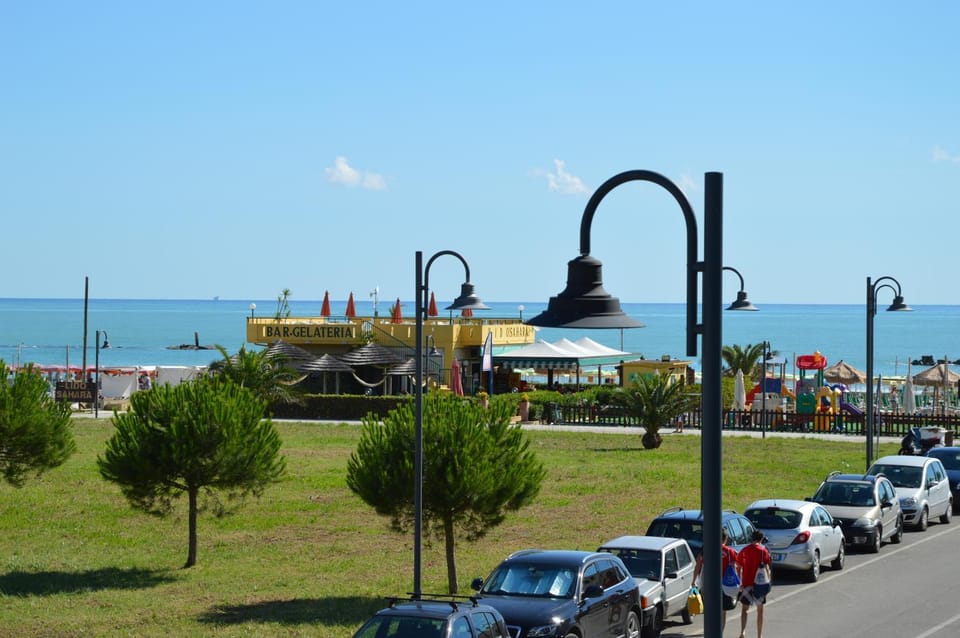 Restaurant/places to eat, Day, Summer, Beach, On site, Area and facilities