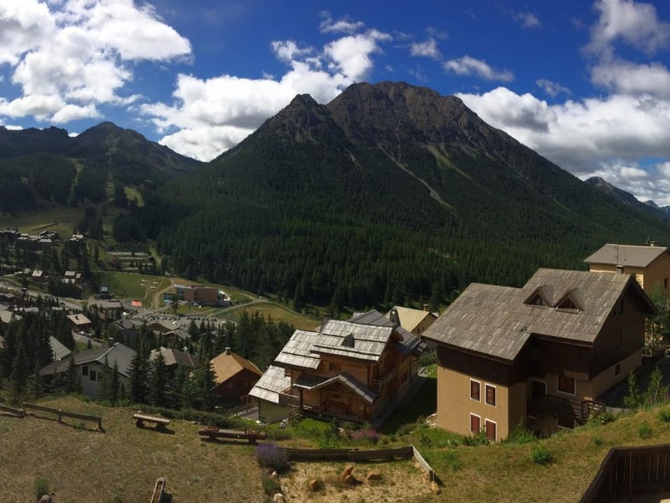 Studio charmant 4 pers, vue montagnes, parking inclus - FR-1-445-206 Apartment in Montgenèvre