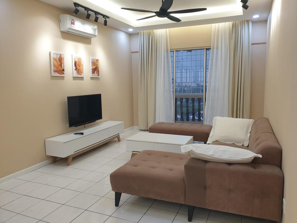 Communal lounge/ TV room, TV and multimedia, air conditioner